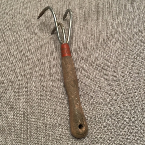Vintage SPEEDLINE Cultivator Handheld Garden Tool Wooden Handle - Picture 6 of 9